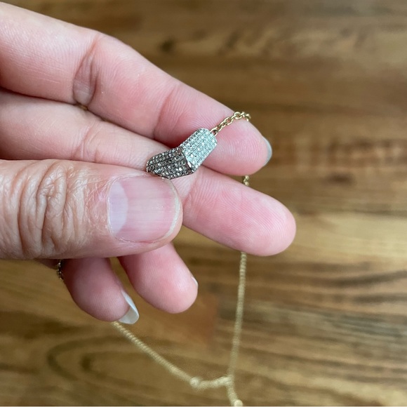 Auth Louis Vuitton Essential V Strass Necklace M68033 Crystal - Picture 8 of 17